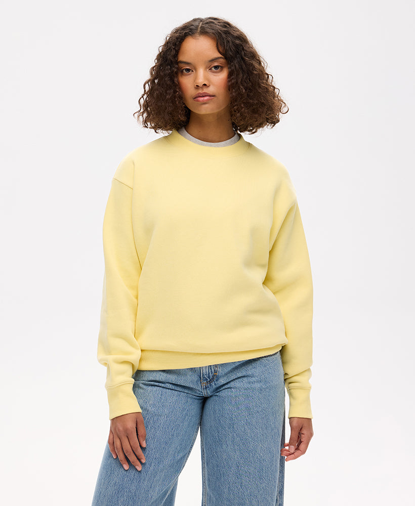 Essential Logo Crew Sweat | Pale Yellow