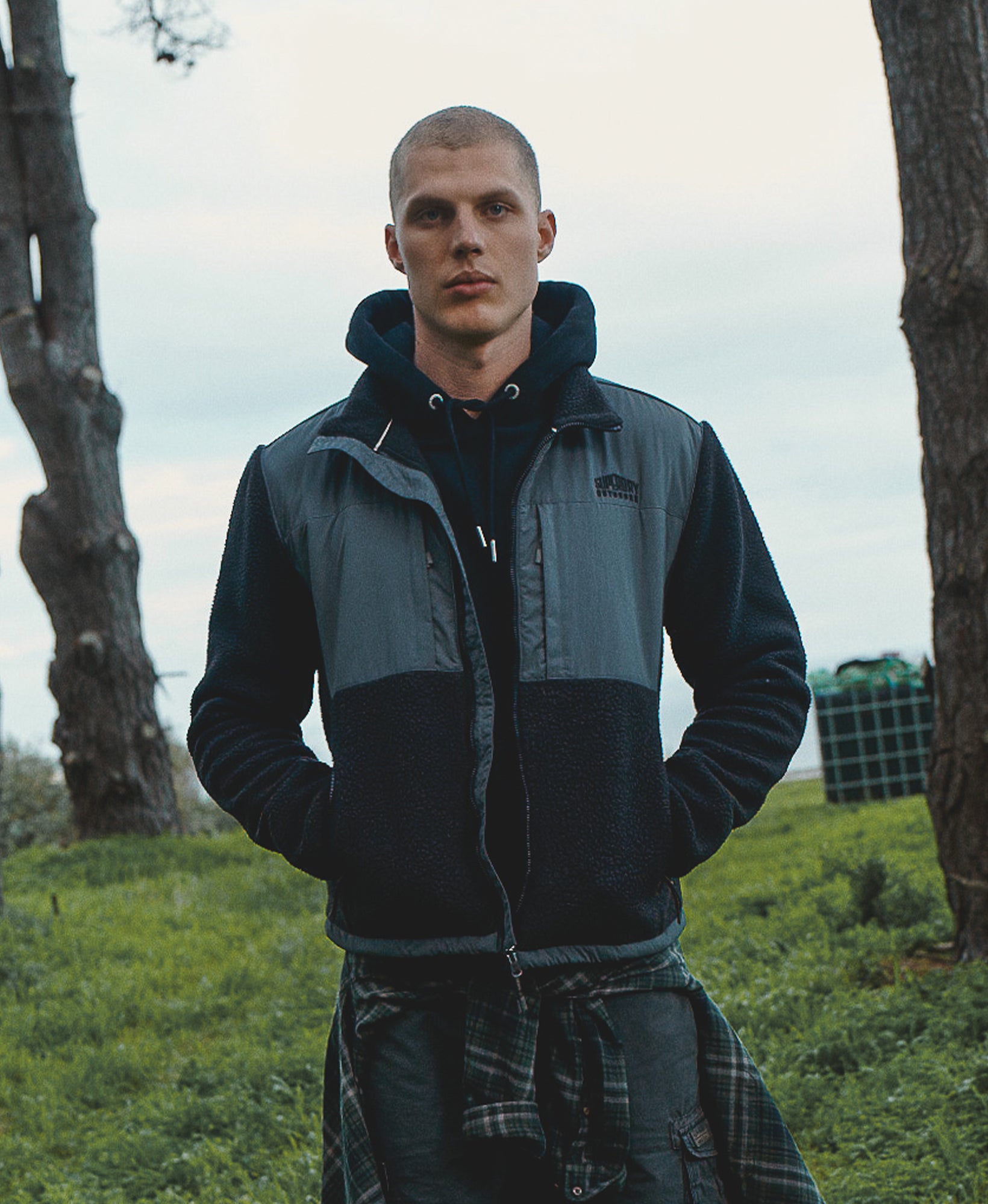 Polar Fleece Hybrid Trekker | Black/Black