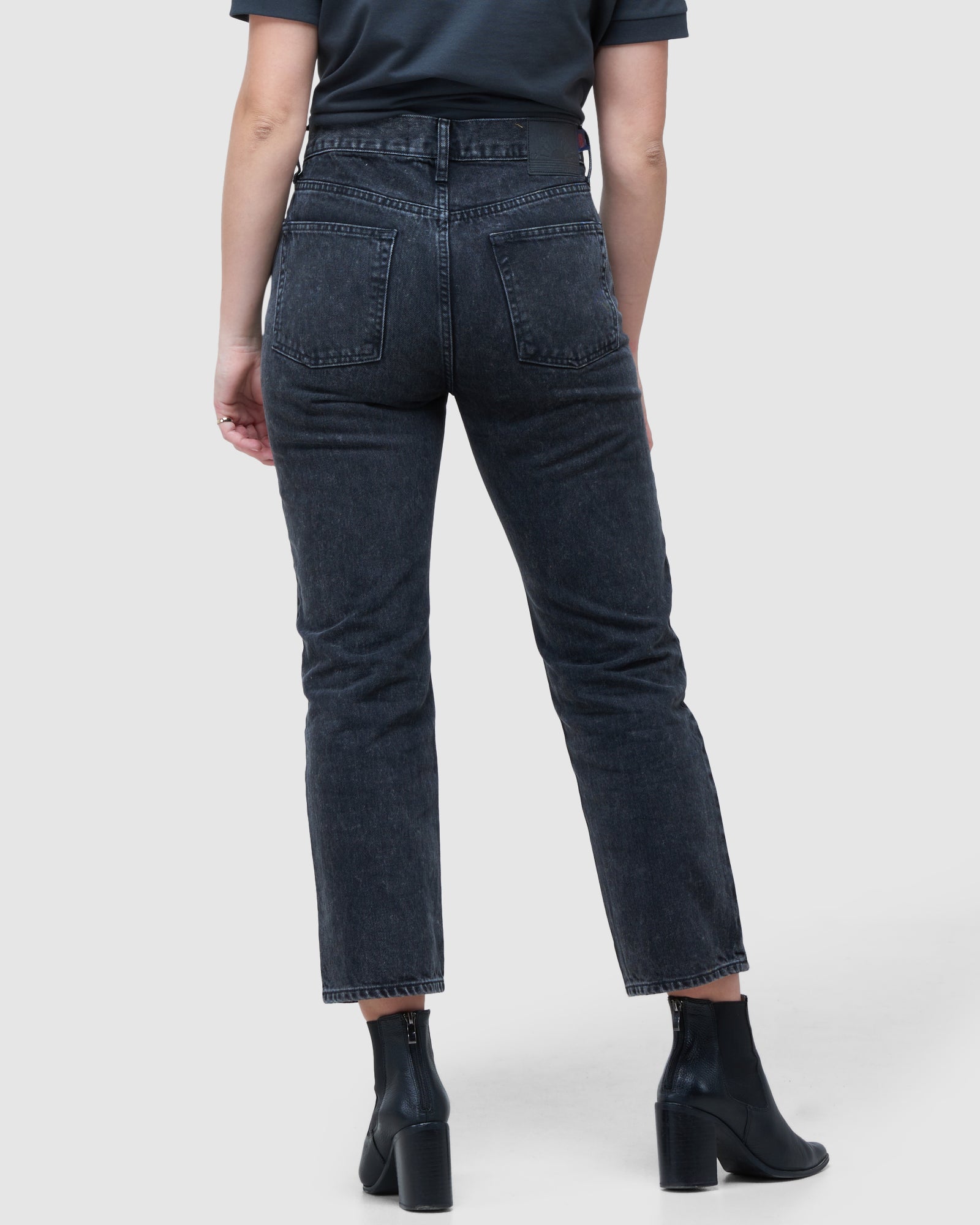 High Rise Straight Jeans | Wolcott Black Stone 30